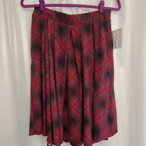 LuLaRoe Dresses & Skirts - Flattering LLR Madison, large NWT